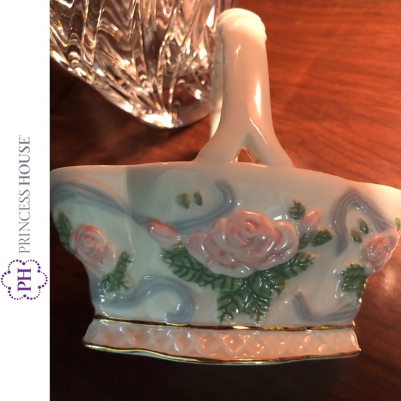 NEW - Vintage Collectable Princess House ”Rose Garland" Porcelain Basket - Picture 3 of 5